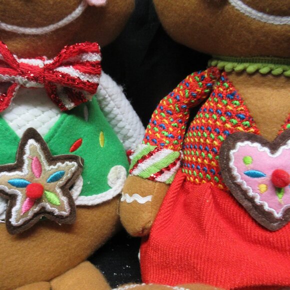 Christmas Plush Gingerbread Couple - Picture 9 of 10